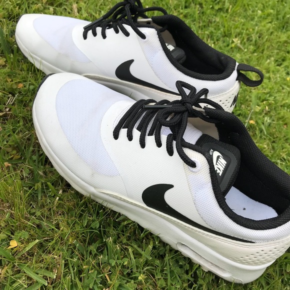 Nike Air Max Thea - Picture 2 of 5